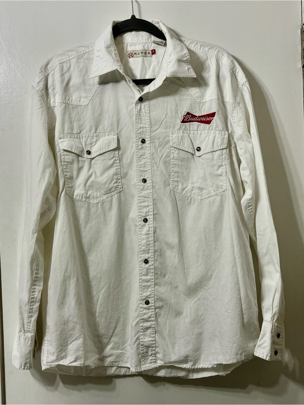 Roper White Long-Sleeve Casual Button-Down Shirt with Red Patch